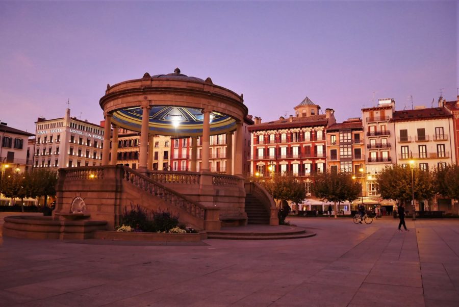 Plaza-del-Castillo-que-ver-en-Pamplona-en-un-dia-e1641930057992